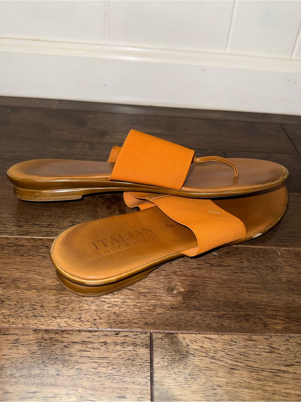 Italian Shoemakers Women’s Size 10 Orange Thong Sandals Stretch Strap Made Italy - Picture 6 of 6